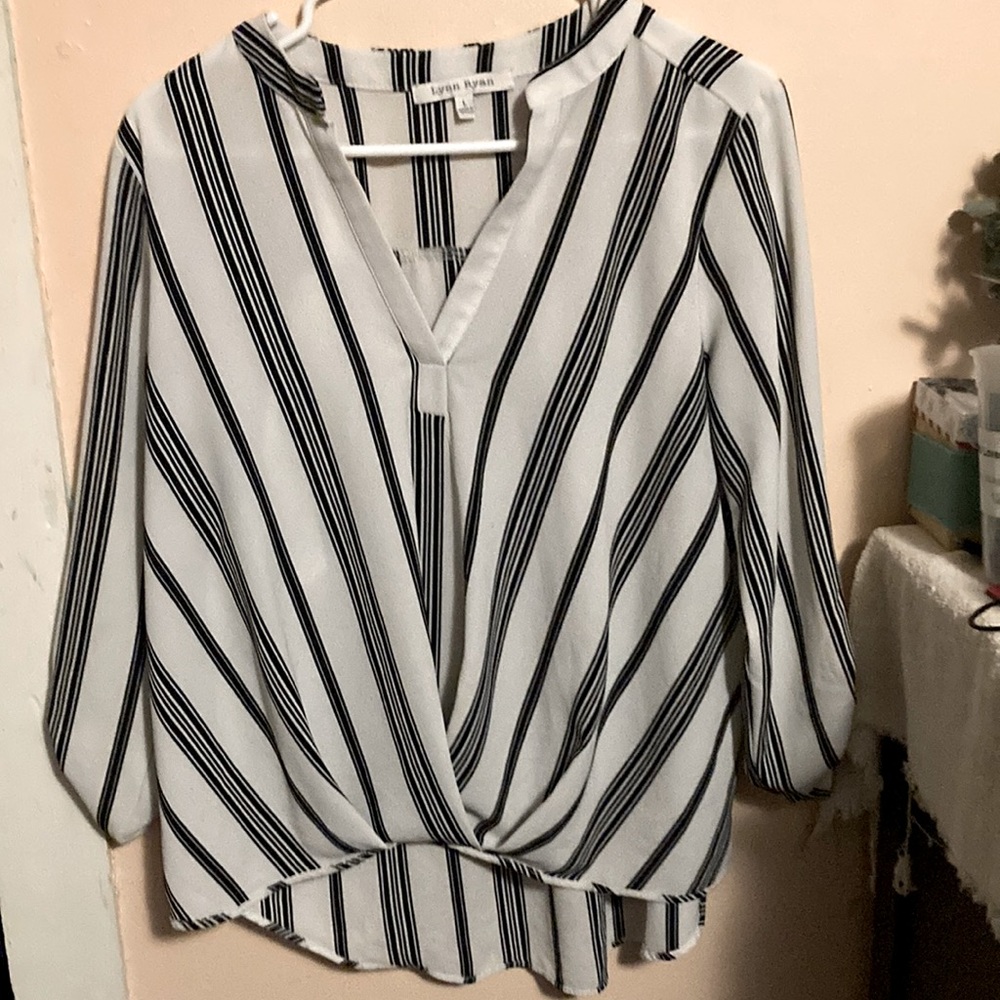 Women’s large Lynn, Ryan, three-quarter sleeve top